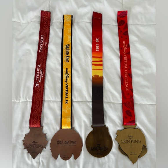 RunDisney 5K Lion King Medal Set 🦁🐗🐛🎶 - Picture 10 of 10
